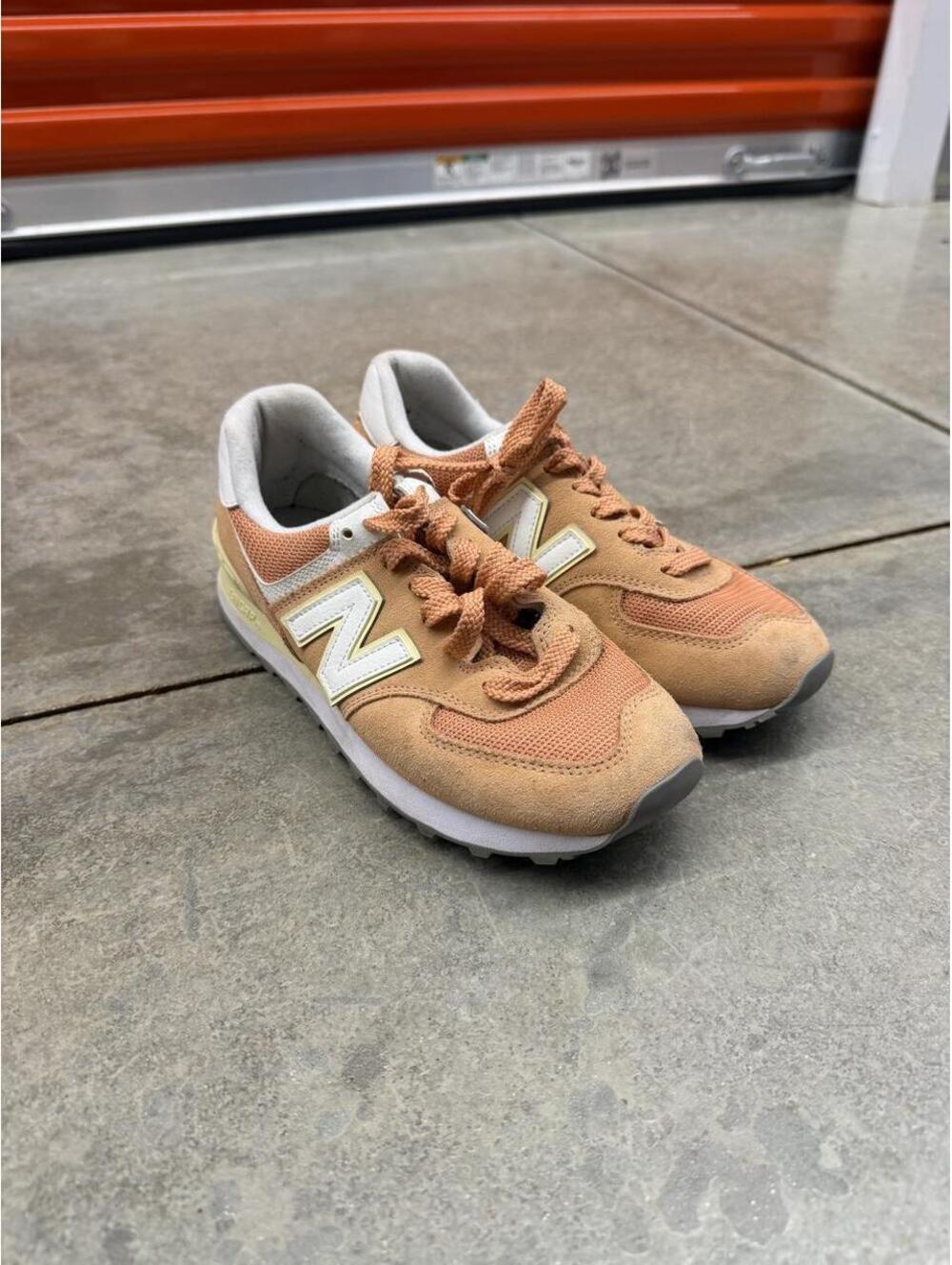 new balance 574 orange and white gym running shoes size 6.5 WOMENS